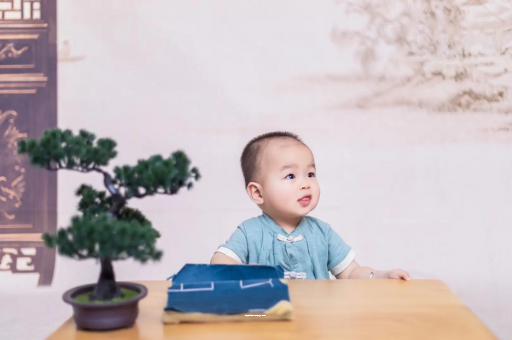 运城怀孕肚子中间凹两边凸