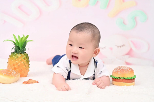 运城宝宝在妈妈肚子里